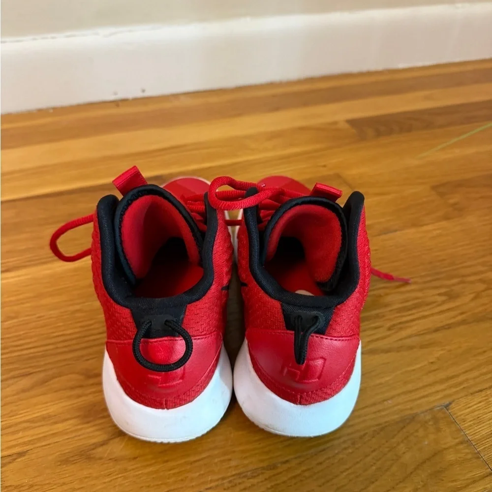 Nike Hyperdunk X University Red Basketball Shoes AR0467-600 Kids Size 3.5 EUC